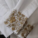 Guayabera en lino, con una tira bordada a mano de San Antonino - Imagen 2