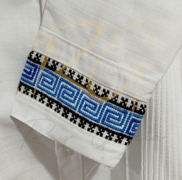 Guayabera en lino, con una tira de grecas en punto de cruz - Imagen 3
