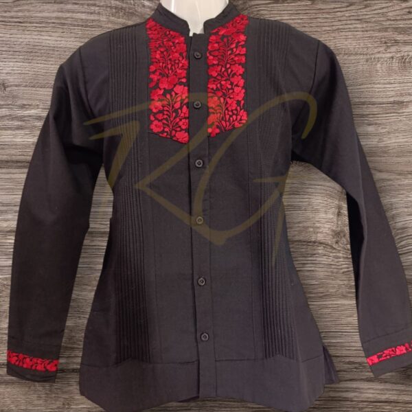Guayabera en lino, con pechera bordada a mano de San Antonino - Imagen 2