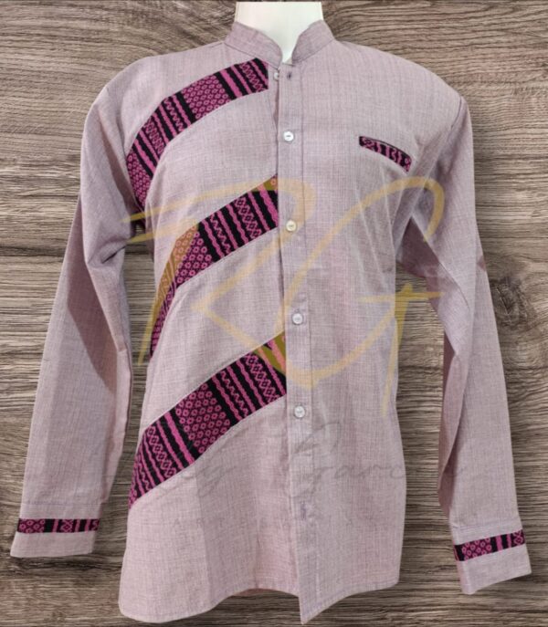 Camisa en lino, con aplicaciones de tejido de telar de pedal - Imagen 2