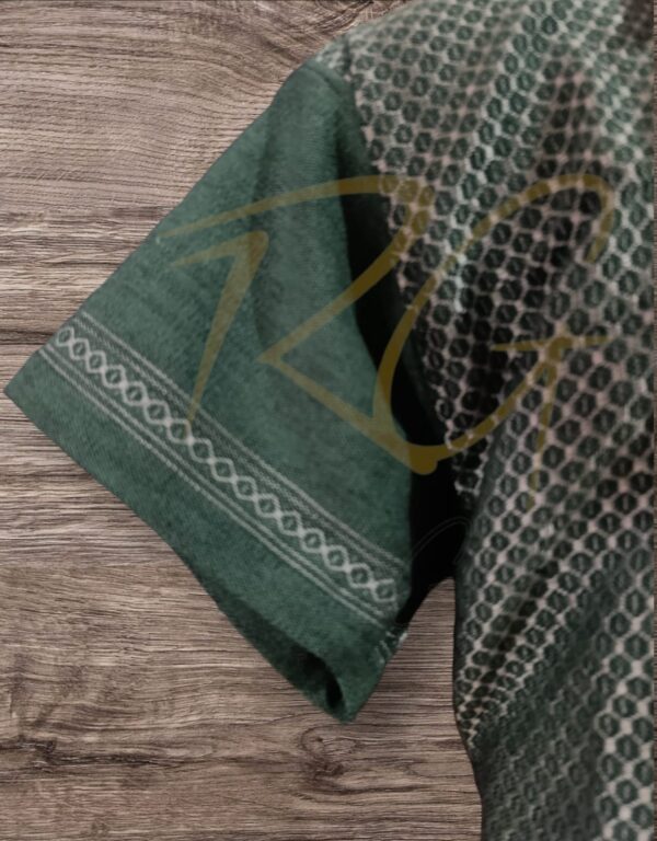 Playera tejida en telar de pedal, con labrado de panal - Imagen 2