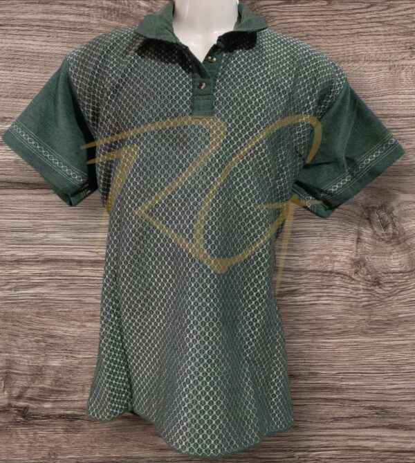 Playera tejida en telar de pedal, con labrado de panal