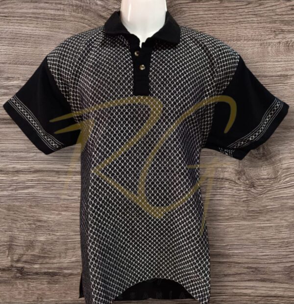 Playera tejida en telar de pedal, con labrado de panal