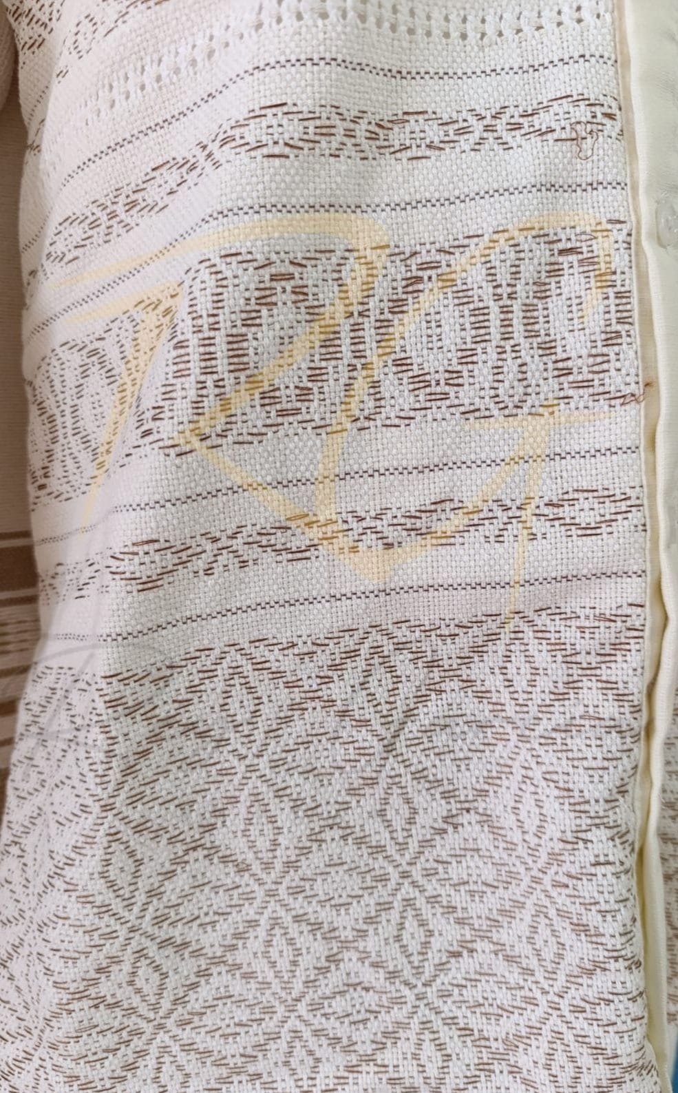 Camisa tejida en telar de pedal, con labrado de nochebuena - Imagen 2