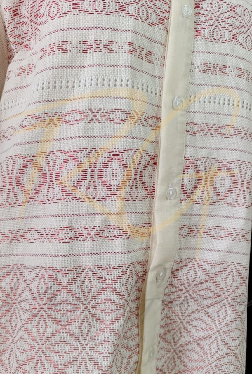 Camisa tejida en telar de pedal, con labrado de nochebuena - Imagen 2