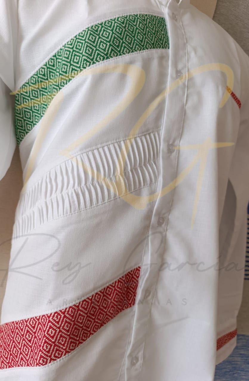 Camisa en lino, con aplicaciones de labrado de cocol tricolor - Imagen 3