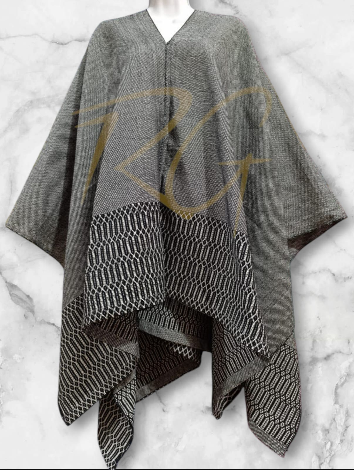 Gabán tejido en telar de pedal con labrado de panal - Imagen 10