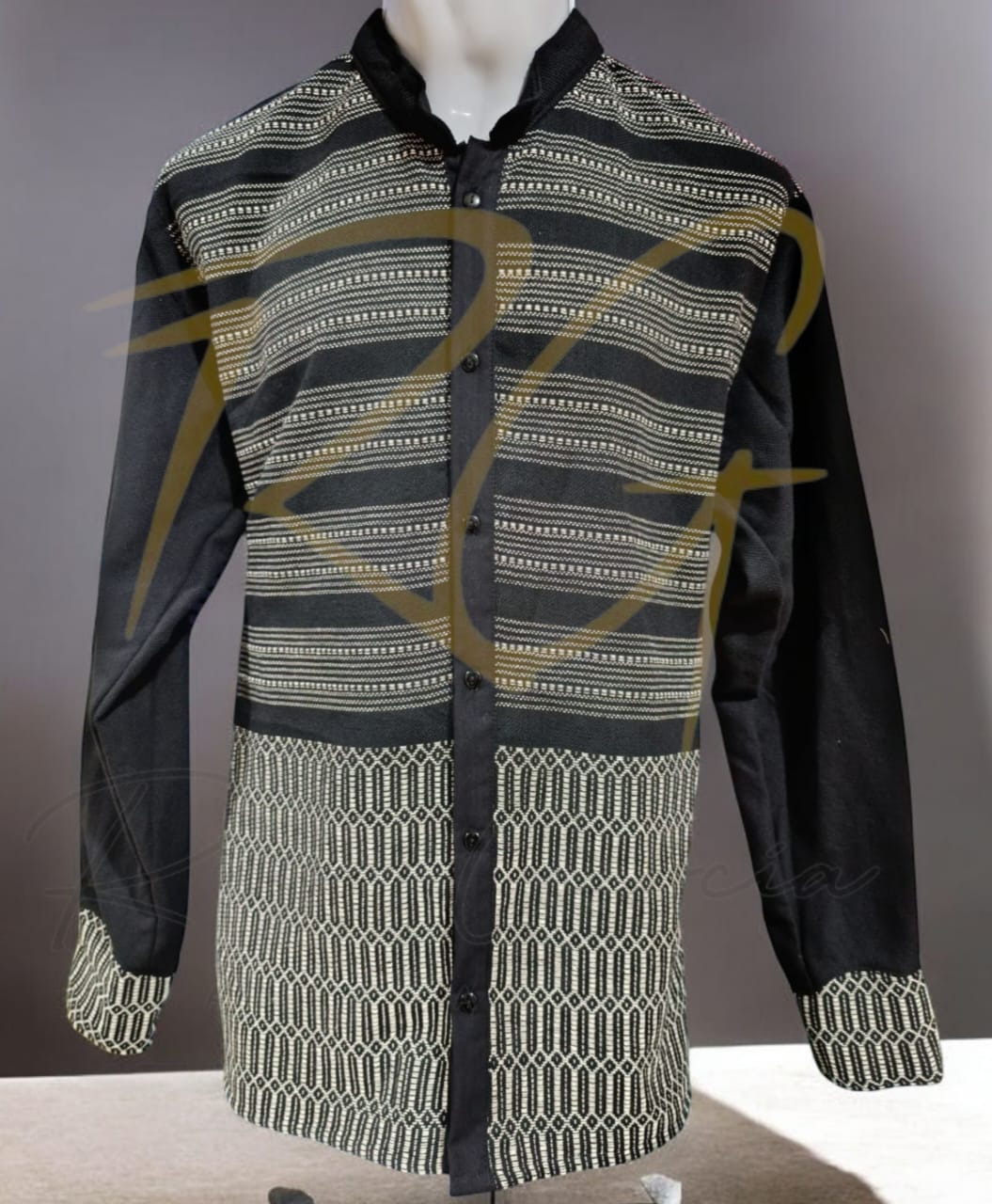 Camisa tejida en telar de pedal, con labrado de panal - Imagen 2