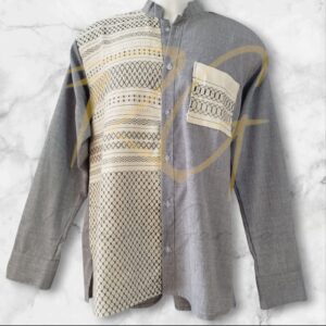 Camisa en lino, en combinación con labrado de nochebuena