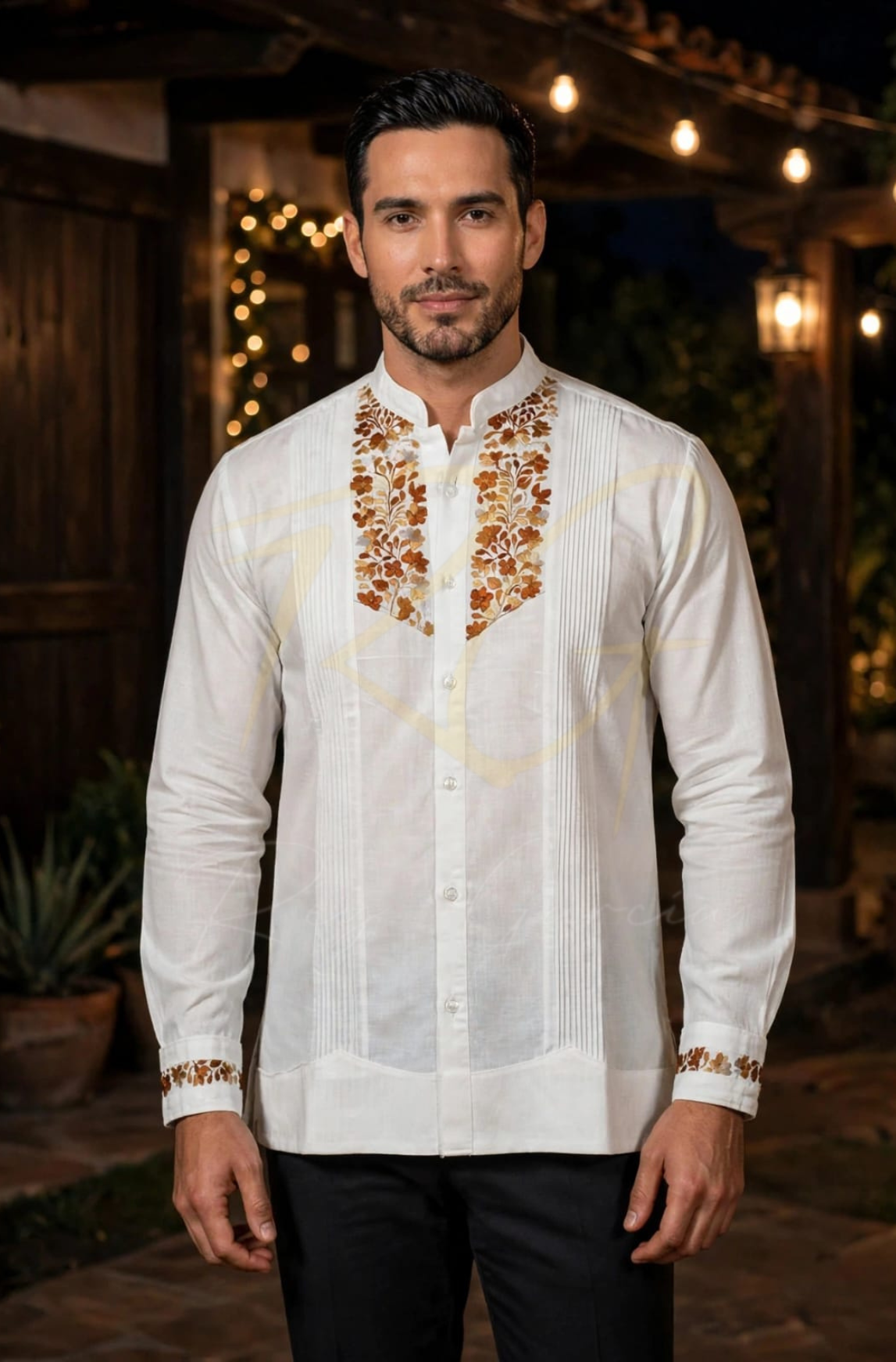 Guayabera en lino, con pechera bordada a mano de San Antonino