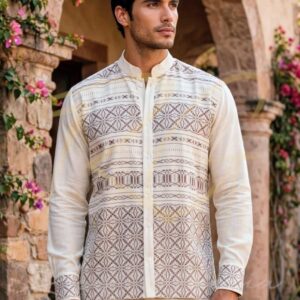Camisa tejida en telar de pedal, con labrado de nochebuena