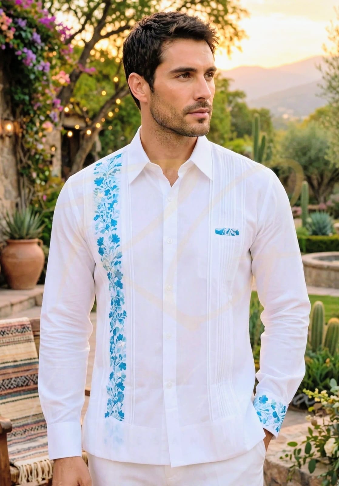 Guayabera en lino, con una tira bordada a mano de San Antonino