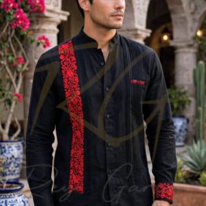 Guayabera en lino, con una tira bordada a mano de San Antonino