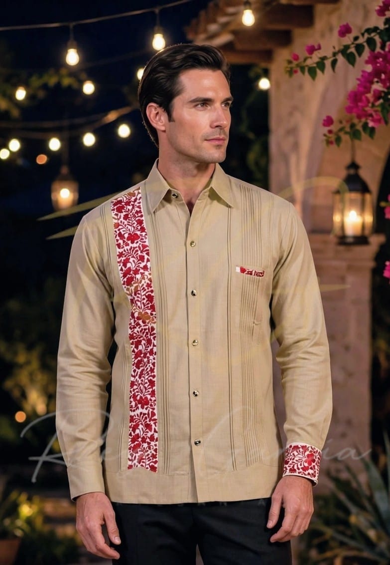 Guayabera en lino, con una tira bordada a mano de San Antonino