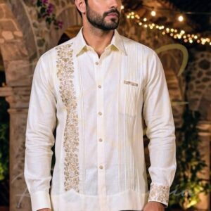 Guayabera en lino, con una tira bordada a mano de San Antonino