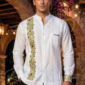 Guayabera en lino, con una tira bordada a mano de San Antonino