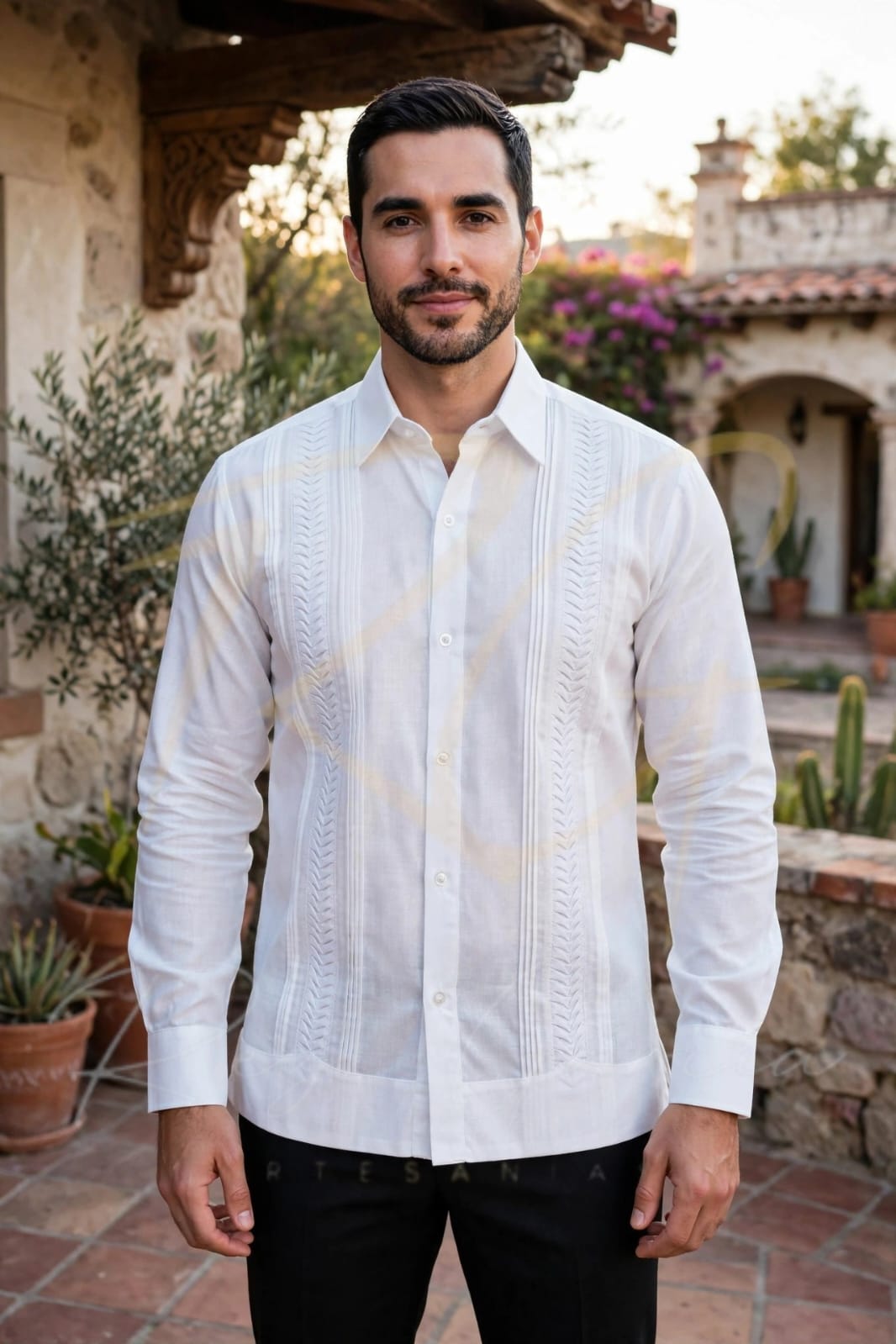 Guayabera ejecutiva en lino, con aplicaciones de espiga