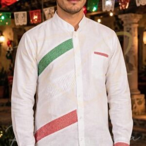 Camisa en lino, con aplicaciones de labrado de cocol tricolor