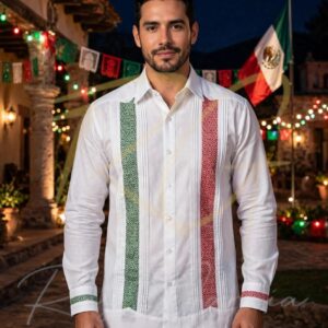 Guayabera en lino, con 2 tiras de labrado de cocol tricolor